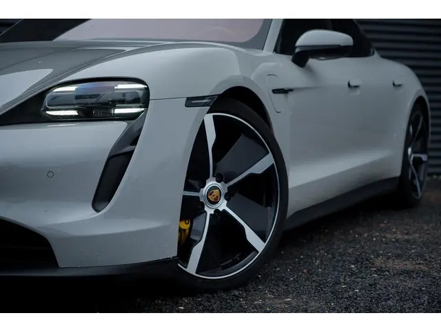 Porsche Taycan 79 kWh 2021 Elektrisch 45