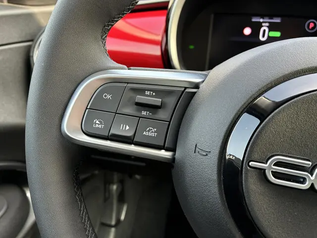 Fiat 600 600e RED 54 kWh 2025 Elektrisch 30