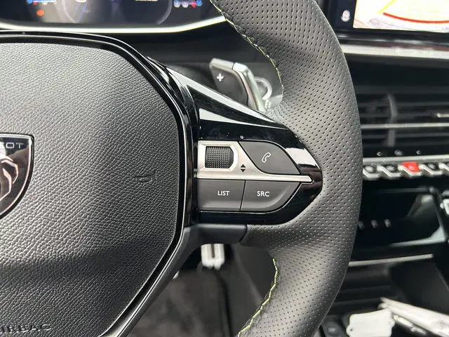 Peugeot 2008 1.2 Hybrid 145 PK GT 2025 Hybride Benzine 32