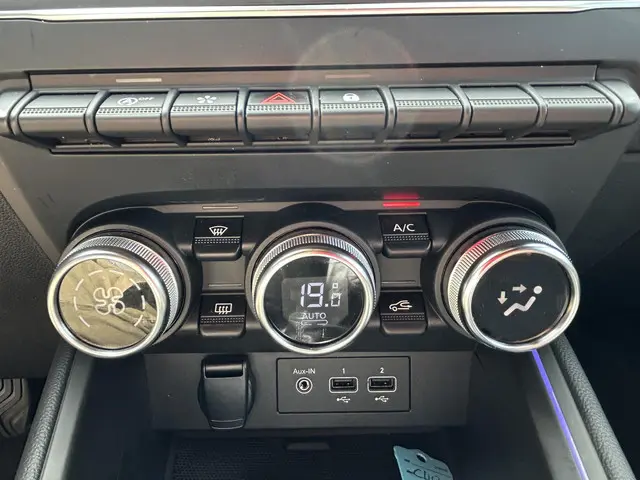 Renault Clio TCe 90 Intens 2022 Benzine 12