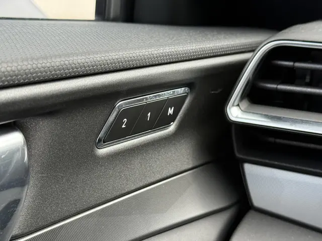 Lynk & Co 01 1.5 PHEV Business Edition 2025 Hybride Benzine 21