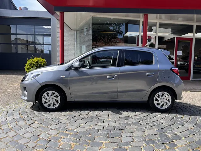 Mitsubishi Space Star 1.2 Dynamic 2023 Benzine 2
