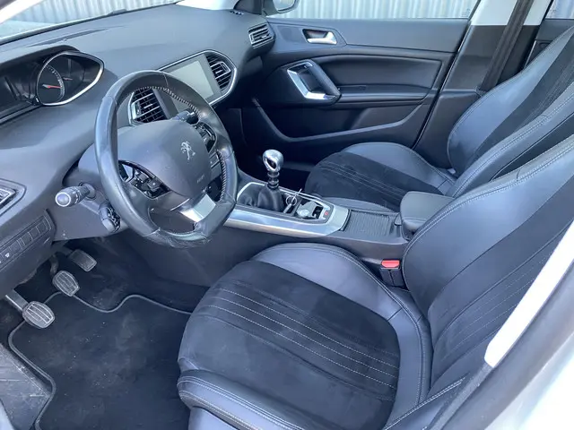 Peugeot 308 SW 1.2 e-THP Première 2014 Benzine 3