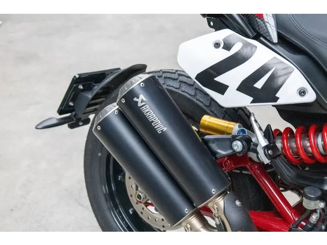Indian FTR 1200 Carbon *Akrapovic* 2020 Benzine 8