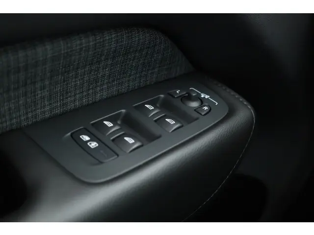 Volvo XC60 T6 Recharge Core 2022 Hybride Benzine 6