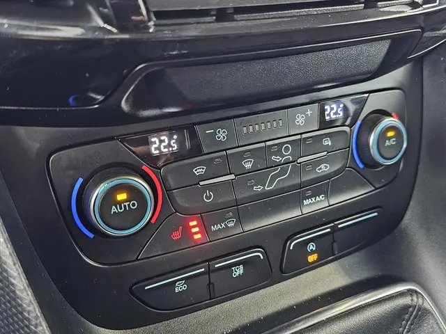 Ford Transit Connect 1.5 EcoBlue L2 Limited 2023 Diesel 24