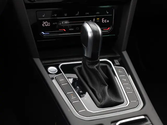 Volkswagen Passat GTE 2021 Hybride Benzine 16