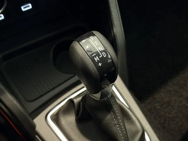 Dacia Duster 1.3 TCe 150 EDC Prestige 2022 Benzine 24