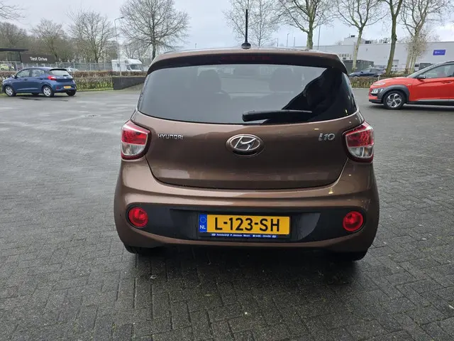Hyundai i10 1.2 Comfort Plus 5p AUT 2019 Benzine 6