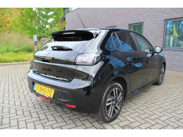 Peugeot 208 1.2 PureTech Allure Pack 2023 Benzine 8