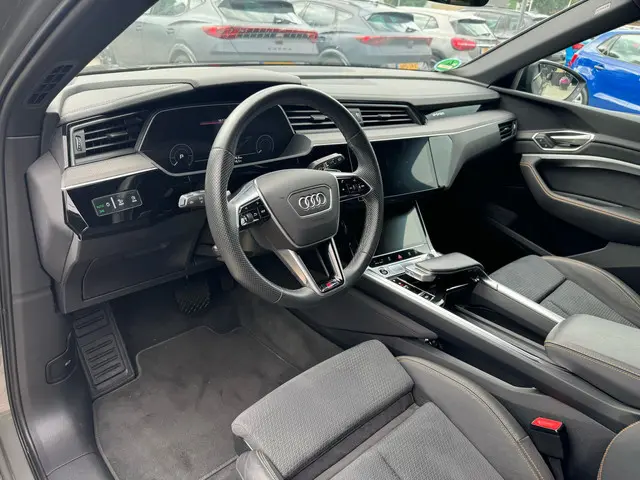 Audi e-tron 50 quattro S edition 71 kWh 2022 Elektrisch 2