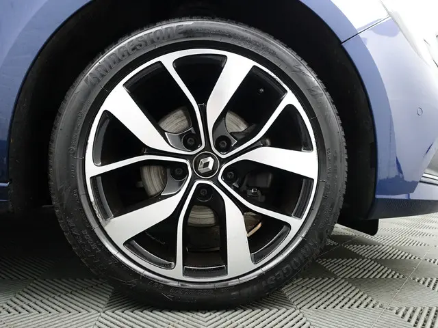 Renault Mégane 1.3 TCe 165pk Bose Aut- 2019 Benzine 28