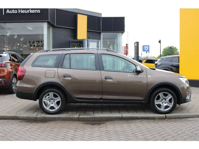 Dacia Logan MCV TCe 90 Stepway 2018 Benzine 27
