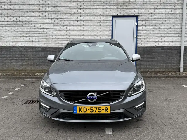 Volvo V60 1.5 T3 R-Design 2016 Benzine 11