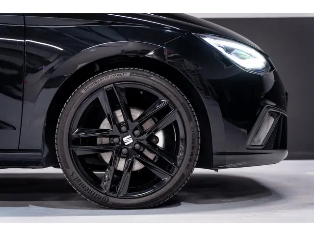 SEAT Ibiza Hatchback FR 1.5 Zwart Pano 2025 Benzine 34