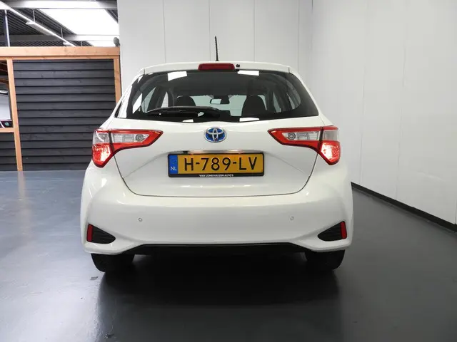 Toyota Yaris 1.5 Hybrid Active 2020 Hybride Benzine 29
