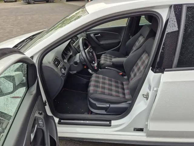 Volkswagen Polo 1.8 TSI GTI 2015 Benzine 3