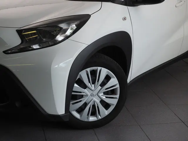 Toyota Aygo X 1.0 VVT-i MT Play 2023 Benzine 14