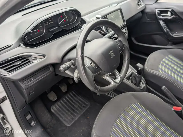 Peugeot 208 1.2 PureTech Urban Soul 2015 Benzine 7