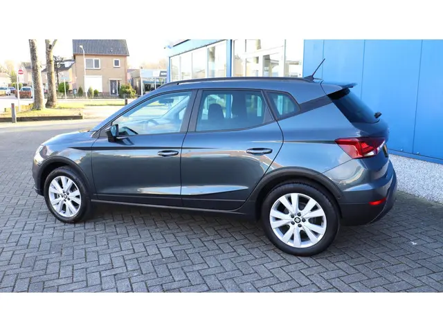 SEAT Arona 3