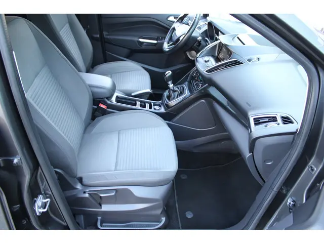 Ford C-MAX 1.0 Titanium 2017 Benzine 13