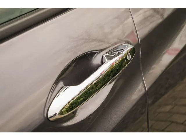 Honda HR-V 1.5i VTEC ELEGANCE 2020 Benzine 36