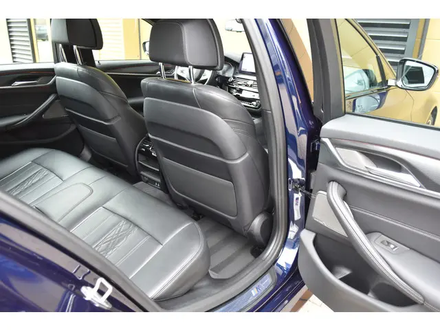 BMW 5 Serie 530i High Executive 2021 Benzine 42