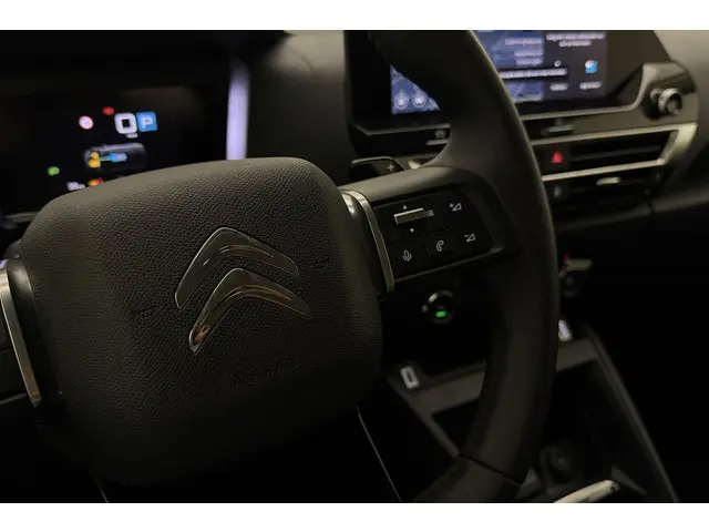 Citroën C4 1.2 Hybrid 136pk Plus 2024 Hybride Benzine 18