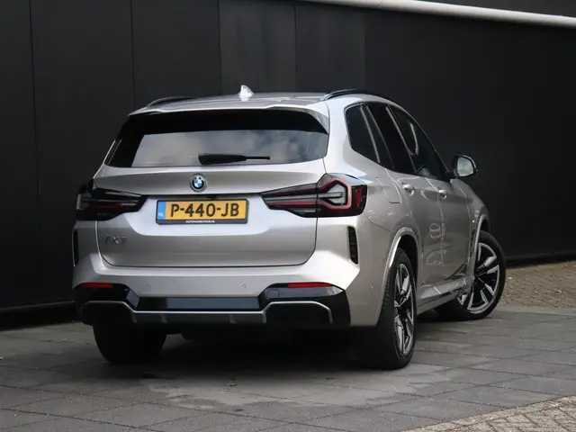 BMW iX3 High Executive 80 kWh 2022 Elektrisch 3