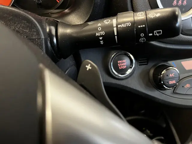 Toyota Yaris 1.3 VVT-i Dynamic 2014 Benzine 14