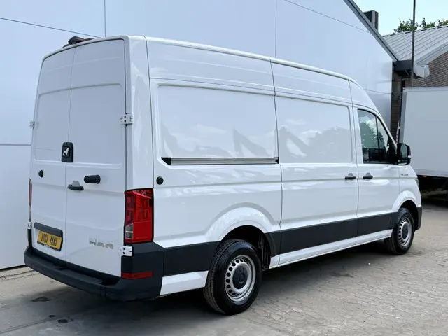 MAN TGE 3.140 2.0 TDI 2023 Diesel 3