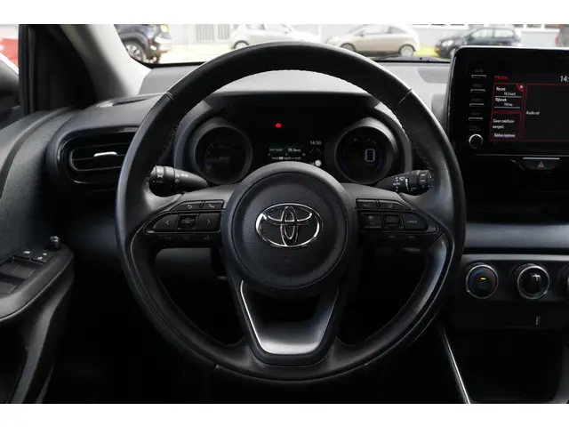 Toyota Yaris 1.5 VVT-i Dynamic 2021 Benzine 12