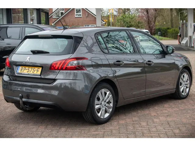 Peugeot 308 1.2 PureTech Active 2018 Benzine 12