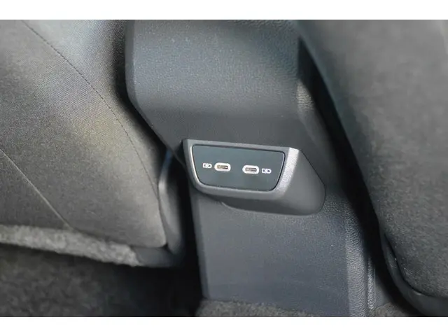 Volkswagen Polo 1.0 TSI Highline Business R 2021 Benzine 68