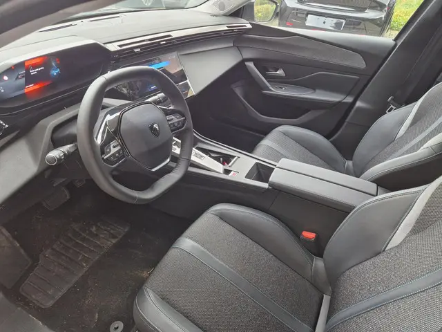 Peugeot 308 SW 1.2T 130pk Automaat Allure 2024 Benzine 4