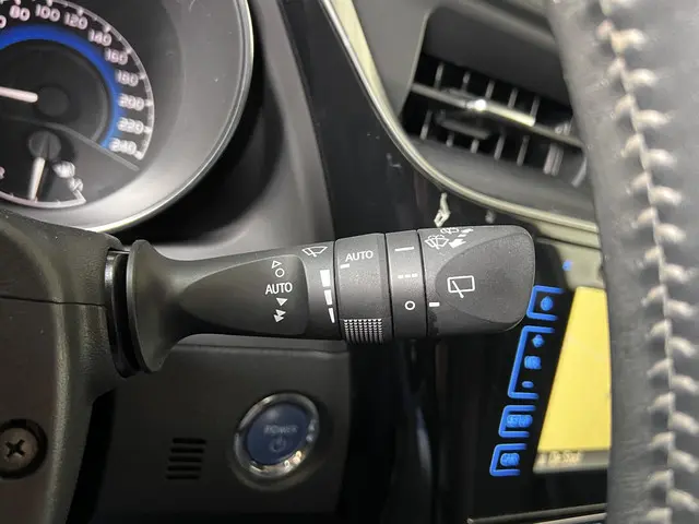 Toyota Auris 1.8 Hybrid Team D 2018 Hybride Benzine 29