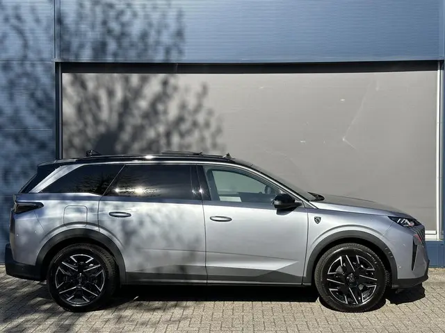 Peugeot 5008 1.2 Hybrid 145 GT 2025 Hybride Benzine 7