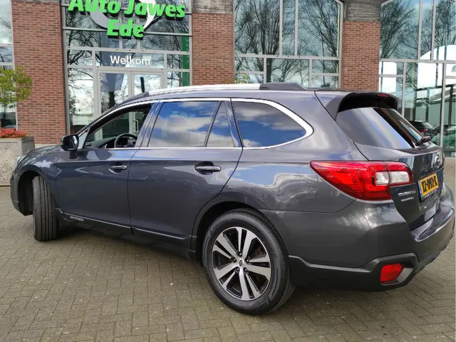 Subaru Outback 2.5i Premium 2019 Benzine 4