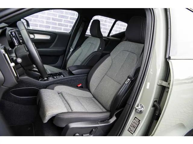 Volvo XC40 2.0 B4 Plus Dark 2024 Benzine 7