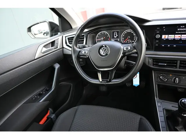 Volkswagen Polo 1.0 TSI Comfortline 2019 Benzine 32