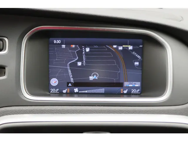 Volvo V40 Cross Country 1.6 T4 Summum 2014 Benzine 40