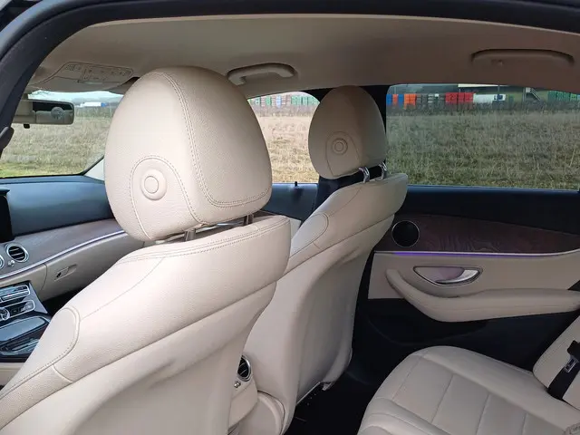 Mercedes-Benz E-Klasse 200 Prestige 2016 Benzine 25