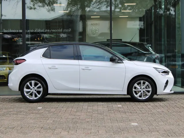 Opel Corsa 1.2 Level 3 2023 Benzine 2