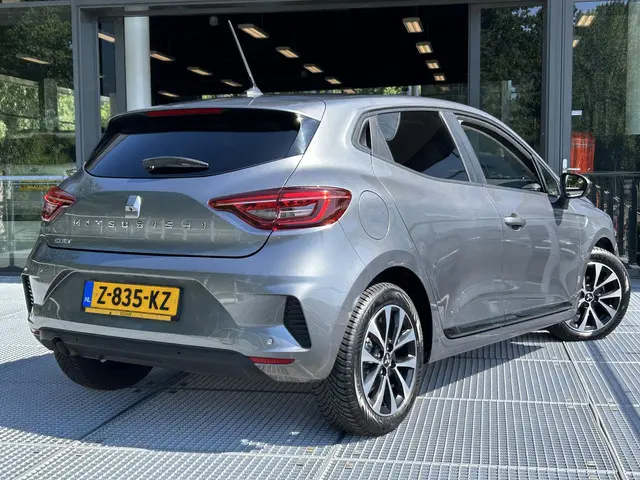 Mitsubishi Colt 1.0T MT Intense 2024 Benzine 2