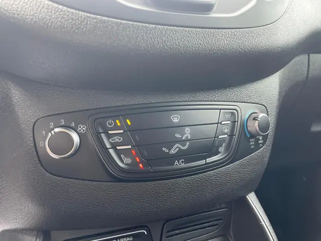 Ford Transit Courier 1.5 TDCI Trend 2017 Diesel 9