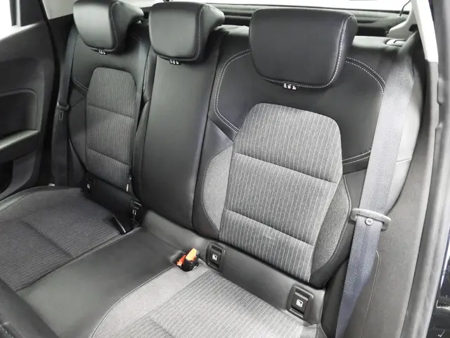 Renault Clio 1.0 TCe Intens 2020 Benzine 24