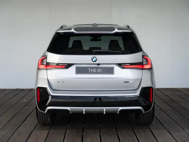 BMW X1 sDrive18i 2025 Benzine 5