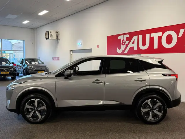 Nissan QASHQAI 1.3 MHEV Xtronic 2024 Benzine 2