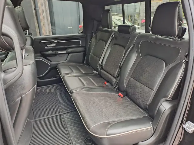 Dodge Ram 1500 5.7 V8 4x4 Crew Cab Laramie 2019 LPG/Gas 27