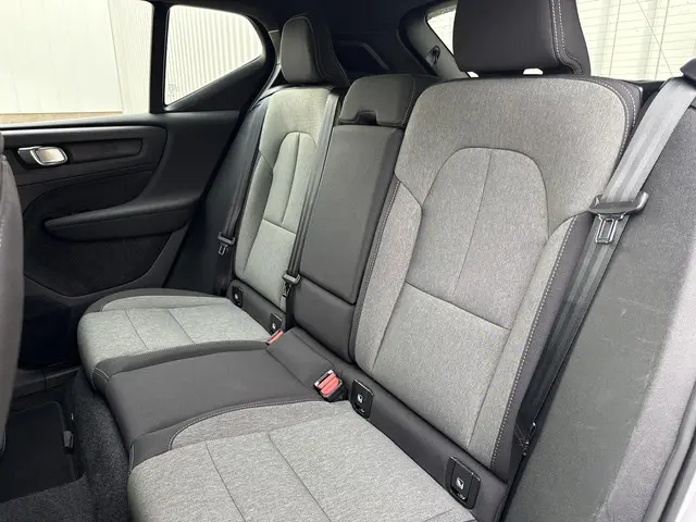 Volvo XC40 2.0 B4 Plus Dark 2025 Benzine 22